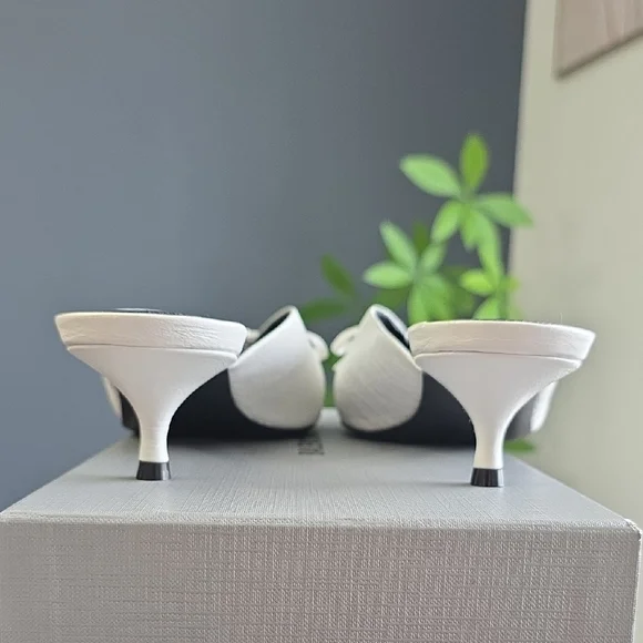 Balenciaga Women's White Bow-Detail Mules - Picture 6 of 9